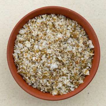 Bio Algensalz; Meersalzflocken (Fleur de Sel) mit Meeresalgen