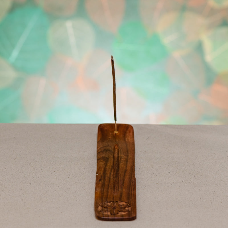 Räucherstäbchenhalter Holz mit geschnitzer Blume